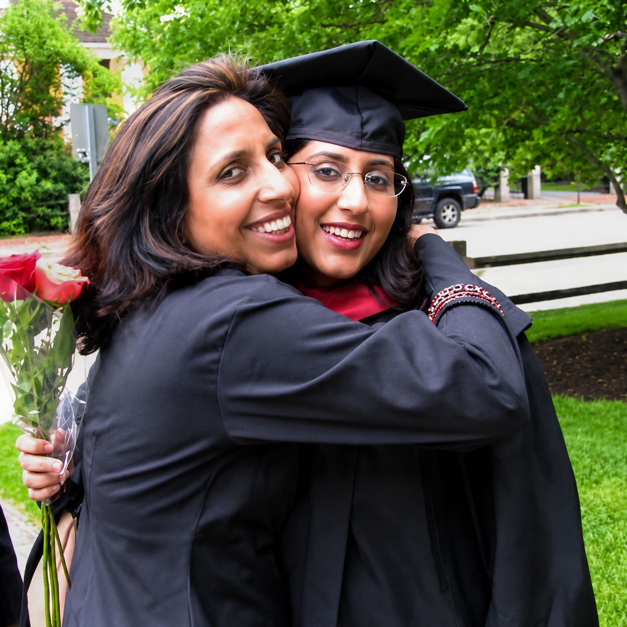 Momina Cheema with her mother at her graduation